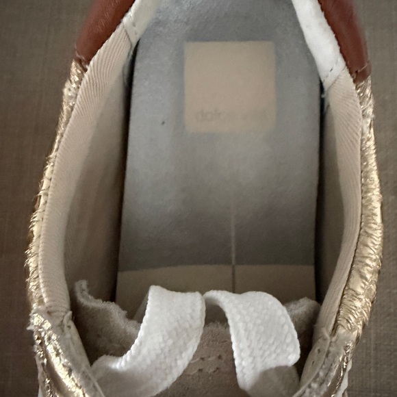 Dolce Vita Gold and White Women's Sneakers 6.5 New No Box - Picture 3 of 4